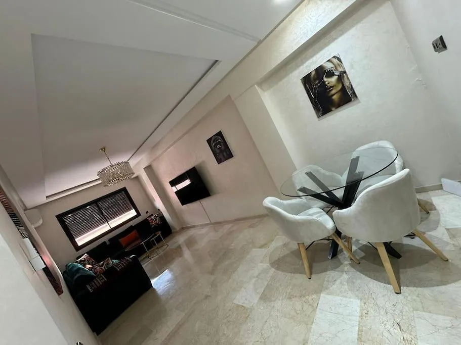 Appartement A Gueliz Pres De Toute Commodite مراكش شقة